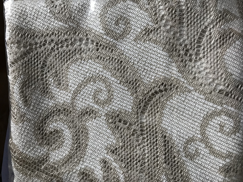 Покривка за маса дантела, кръгла Ф 150 см, Бежов/Златист