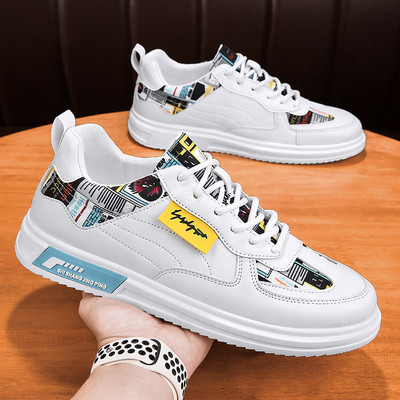 Novi model kožnih tenisica sa ravnim đonom u bijeloj i crnoj boji