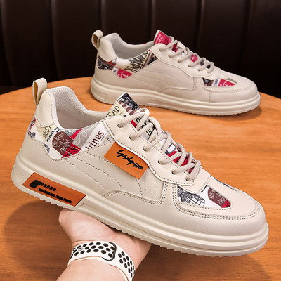 Novi model kožnih tenisica sa ravnim đonom u bijeloj i crnoj boji