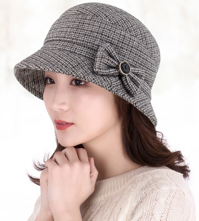 Γυναικείο καπέλο  με κορδέλα και μεταλλικό στοιχείο