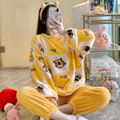 Дамска пижама от две части-различни модели