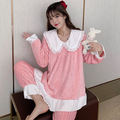 Стилна дамска пижама с бродерия от две части