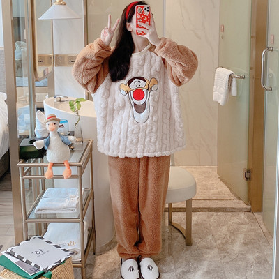 Ženska zimska pidžama iz dva dijela