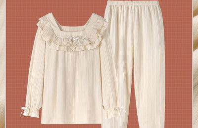 Дамска пижама с дълъг ръкав и къдри