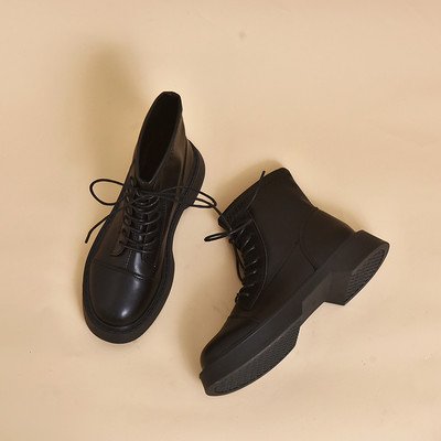 Ženske kožne cipele sa vezicama - crne boje