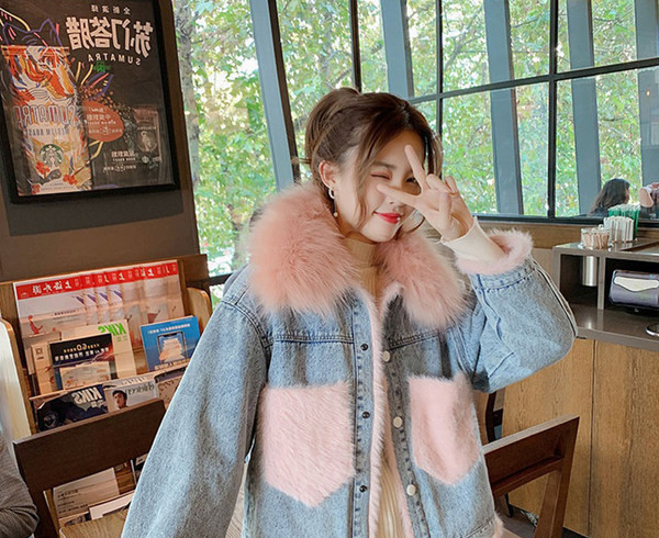 Jachetă de damă din denim cu puf ecologic și închidere cu nasturi