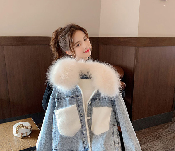 Jachetă de damă din denim cu puf ecologic și închidere cu nasturi