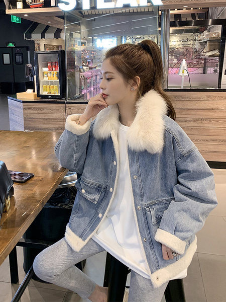 Női farmerdzseki vastag béléssel és zsebekkel