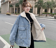 Geaca de dama model lat din denim cu captuseala groasa si buzunare