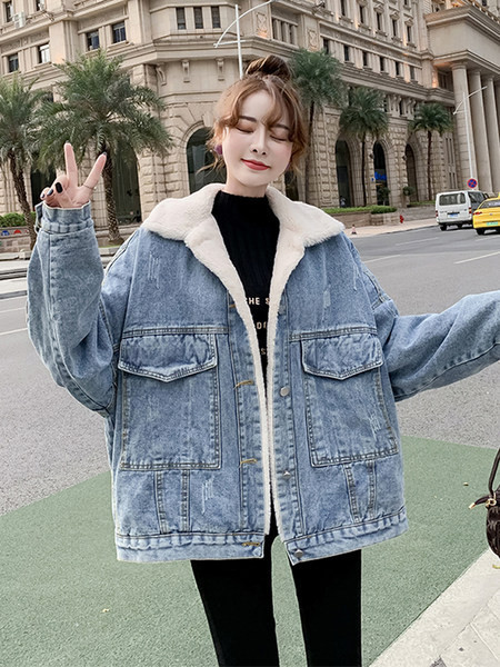 Geaca de dama model lat din denim cu captuseala groasa si buzunare