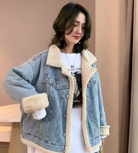 Jachetă modernă de denim de damă cu căptușeală din puf