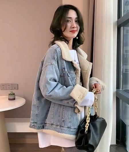 Jachetă modernă de denim de damă cu căptușeală din puf