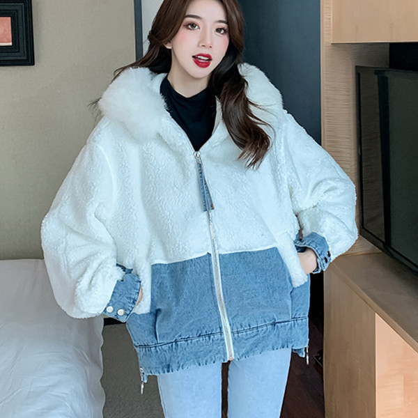 Jachetă de damă din denim cu căptușeală caldă și inscripție pe spate