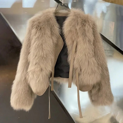 Μοντέρνο γυναικείο κοντό μπουφάν από οικολογικό δέρμα με κορδόνια