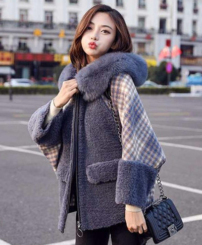 Geaca de iarna de dama model nou cu gluga si maneci largi