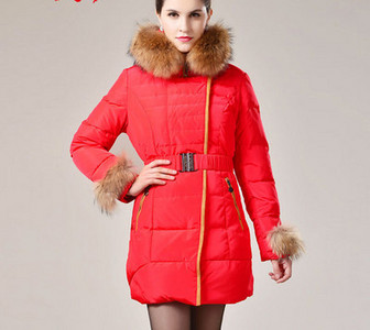 Geaca de iarna calda cu puf pe maneci si guler