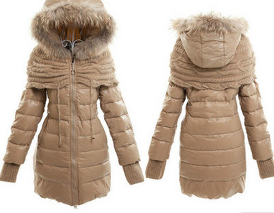 Geaca de iarna calda cu puf pe maneci si guler