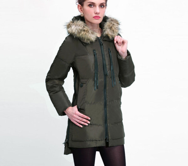 Meleg női kabát cipzárral és pehelygallérral