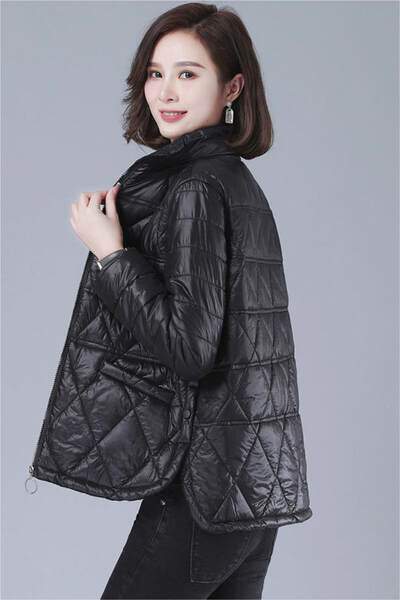 Őszi-téli női steppelt kabát magas gallérral