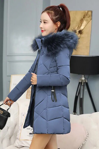 Încălzitor lung de iarnă cu glugă - model montat