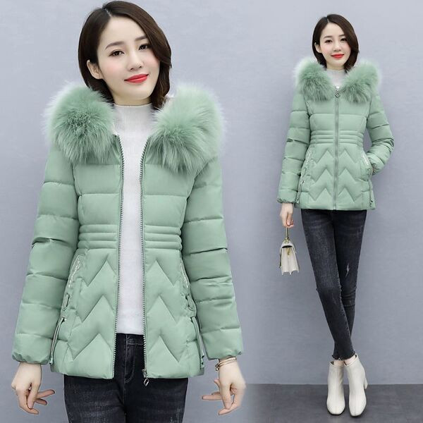 Női téli kabát testre szabott modell, tollal