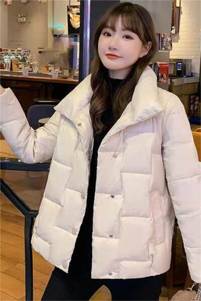 Jachetă scurtă pentru femei, cu guler înalt și nasturi