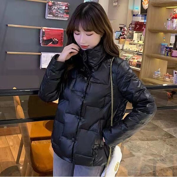 Jachetă scurtă pentru femei, cu guler înalt și nasturi