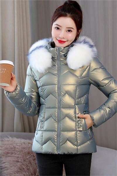 Novi model ženske jakne sa kapuljačom i puhom