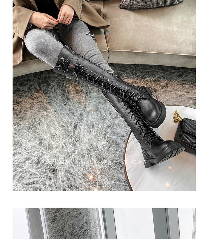 Дамски кожени ботуши с връзки и метална катарама 