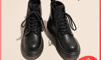 Актуални боти от еко кожа с връзки