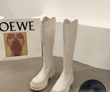 Нов модел дамски кожени ботуши с груба подметка