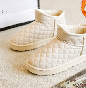 Дамски боти с топъл хастар в три цвята