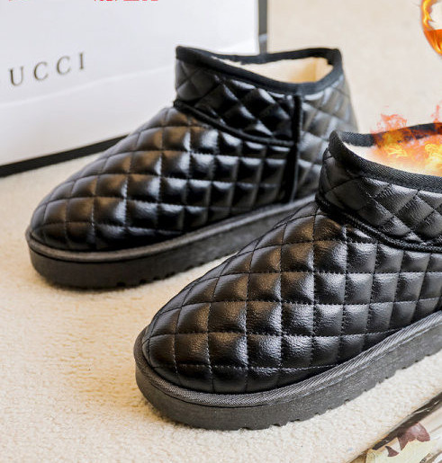 Дамски боти с топъл хастар в три цвята