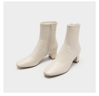 Стилни дамски боти с дебел висок ток