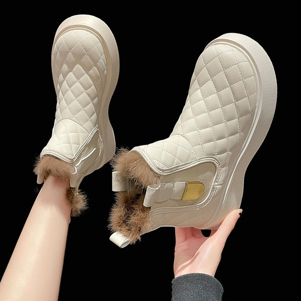 Дамски капитонирани боти с дебела подметка и пухена подплата