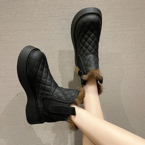 Дамски капитонирани боти с дебела подметка и пухена подплата