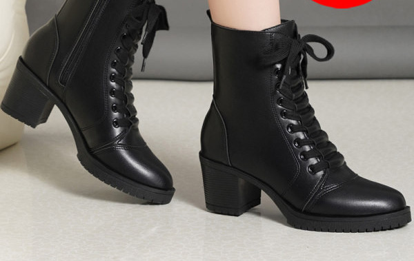 Női őszi-téli csizma vastag, négyzet alakú sarokkal és fűzővel