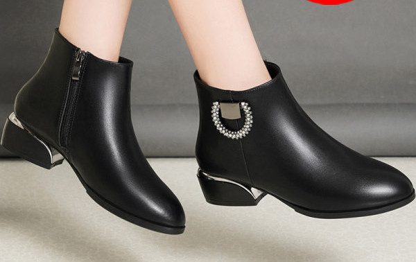 Modern csizma eco bőrből vagy öko velúrból