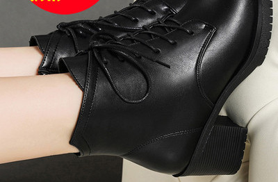 Öko bőrből készült női csizma vastag sarkú 6 cm-es cipzárral és fűzővel