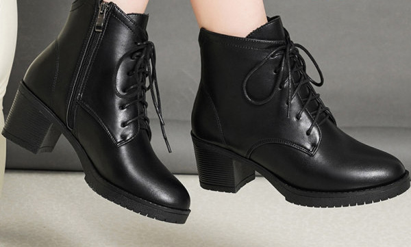 Öko bőrből készült női csizma vastag sarkú 6 cm-es cipzárral és fűzővel