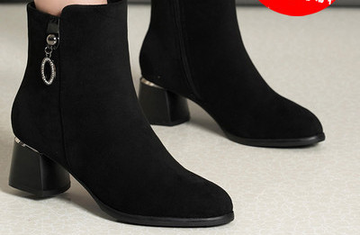 Női lekerekített velúr csizma vastag, négyzet alakú sarokkal