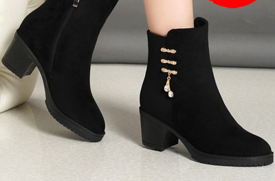 Női lekerekített velúr csizma vastag, négyzet alakú sarokkal