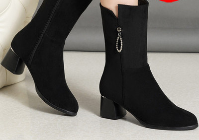 Női lekerekített velúr csizma vastag, négyzet alakú sarokkal