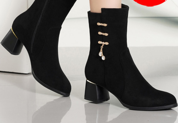 Női lekerekített velúr csizma vastag, négyzet alakú sarokkal