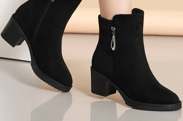 Női csizma öko velúrból 6 cm sarokkal - többféle modell