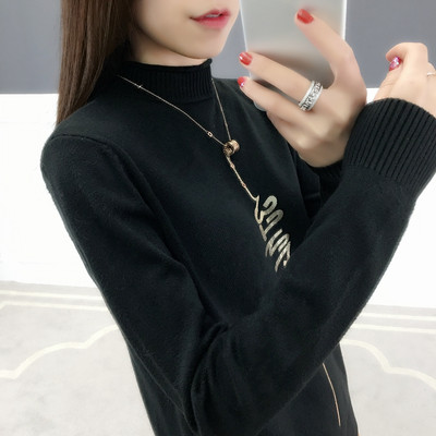 Alkalmi női pulóver magas gallérral és felirattal