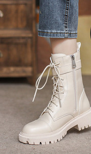 Női alkalmi csizma durva csatos talppal és cipzárral