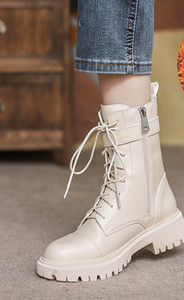 Női alkalmi csizma durva csatos talppal és cipzárral