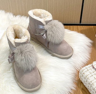 Női téli csizma meleg béléssel és pehellyel