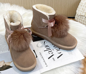 Női téli csizma meleg béléssel és pehellyel